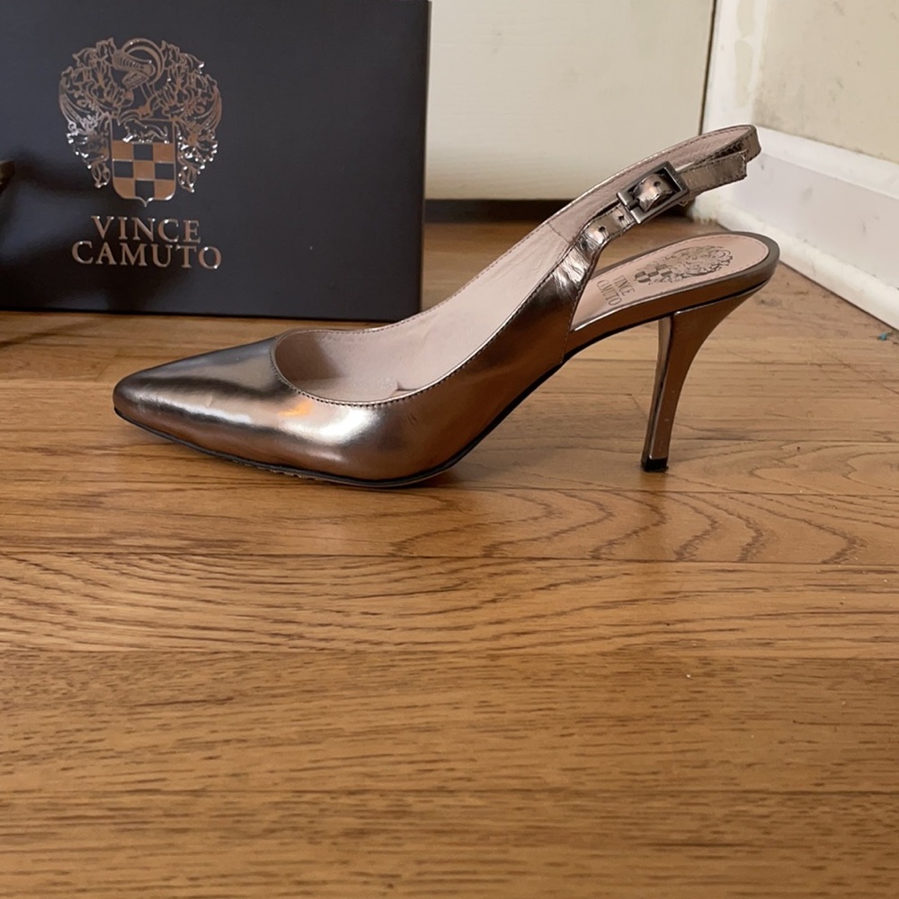 Vince Camuto heels - Picture 3 of 8